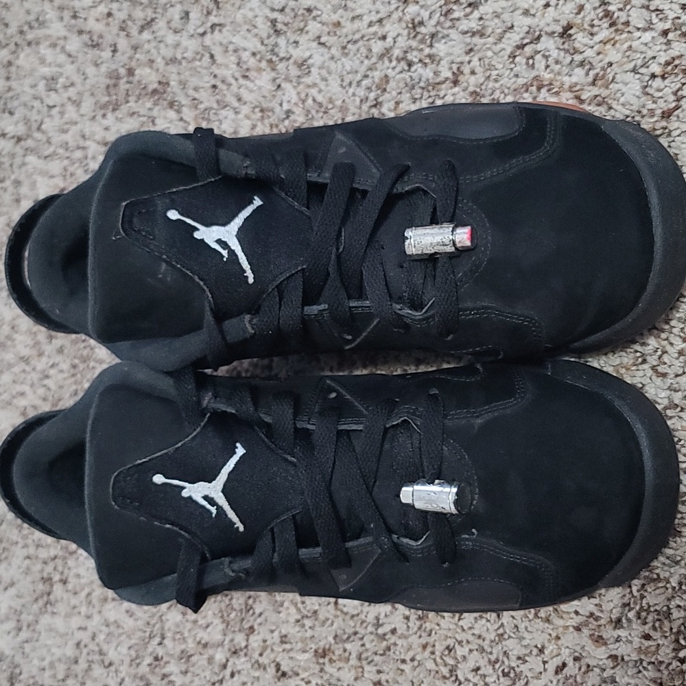 Shoes - Picture 2 of 7